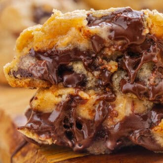 Gooey Chocolate Chip Cookies feature